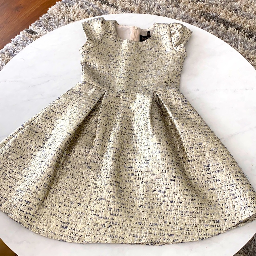 Size 8 in kids color gold brand laundry